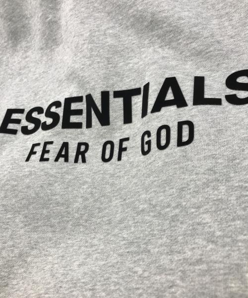 FOG ESSENTIALS（フィアオブゴッド エッセンシャル）FOG ESSENTIALS (フィアオブゴッド エッセンシャル) ロゴパーカー グレー サイズ:Ｌの古着・服飾アイテム