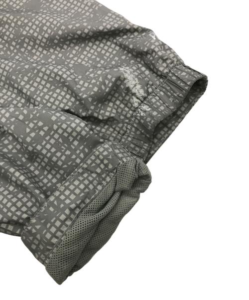 stussy（ステューシー）stussy (ステューシー) ナイトカモフラージュナイロンジャケット グレー サイズ:Lの古着・服飾アイテム