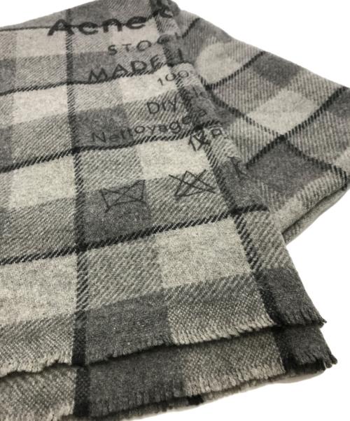 Acne studios（アクネ ストゥディオス）ACNE STUDIOS (アクネ ストゥディオス) チェック大判ストール グレーの古着・服飾アイテム