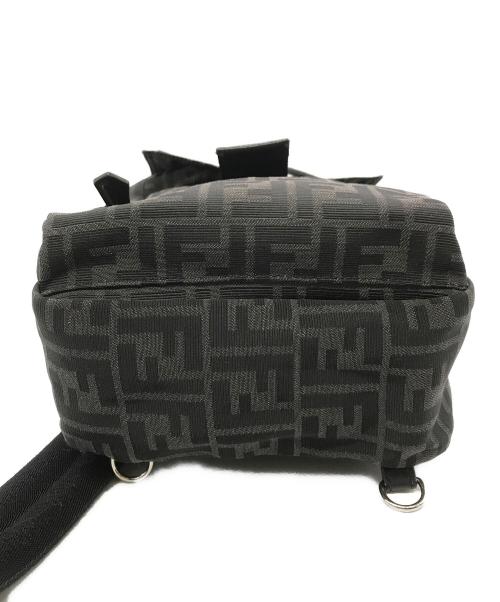 FENDI（フェンディ）FENDI (フェンディ) FENDINES BACKPACK SM ブラウンの古着・服飾アイテム