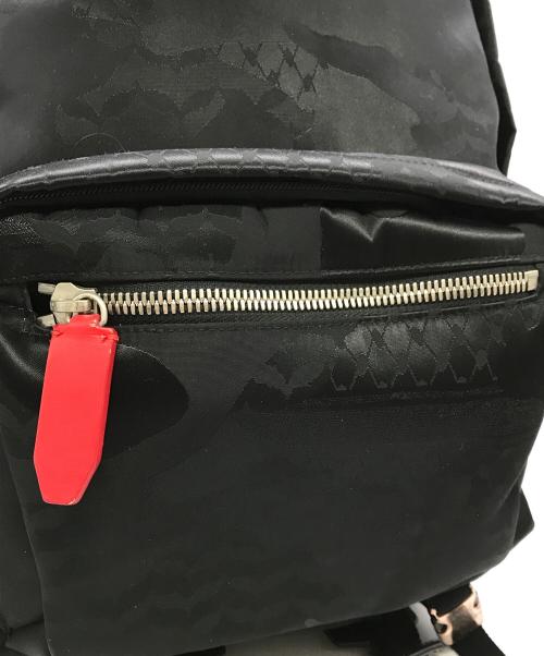 NEIL BARRETT（ニールバレット）NEIL BARRETT (ニールバレット) カモフラージュリュック ブラックの古着・服飾アイテム