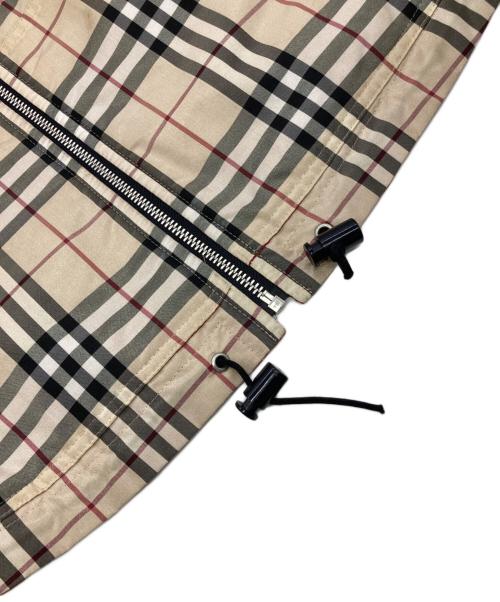 BURBERRY BLUE LABEL（バーバリー ブルー レーベル）BURBERRY BLUE LABEL (バーバリー ブルー レーベル) ノヴァチェックフーデットナイロンジャケット ブラウン サイズ: 38の古着・服飾アイテム
