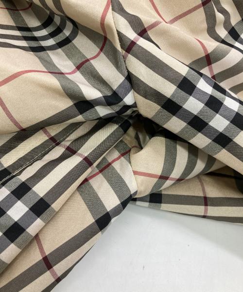 BURBERRY BLUE LABEL（バーバリー ブルー レーベル）BURBERRY BLUE LABEL (バーバリー ブルー レーベル) ノヴァチェックフーデットナイロンジャケット ブラウン サイズ: 38の古着・服飾アイテム