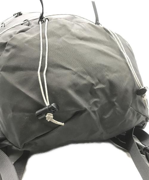 ARC'TERYX（アークテリクス）ARC'TERYX (アークテリクス) Cierzo 18 Backpack グレーの古着・服飾アイテム