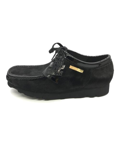 CLARKS（クラークス）CLARKS (クラークス) atmos (アトモス) THE BLACK EYE PATCH (ブラックアイパッチ) Wallabee Black Hair ブラック サイズ:US10 (28cm) 未使用品の古着・服飾アイテム