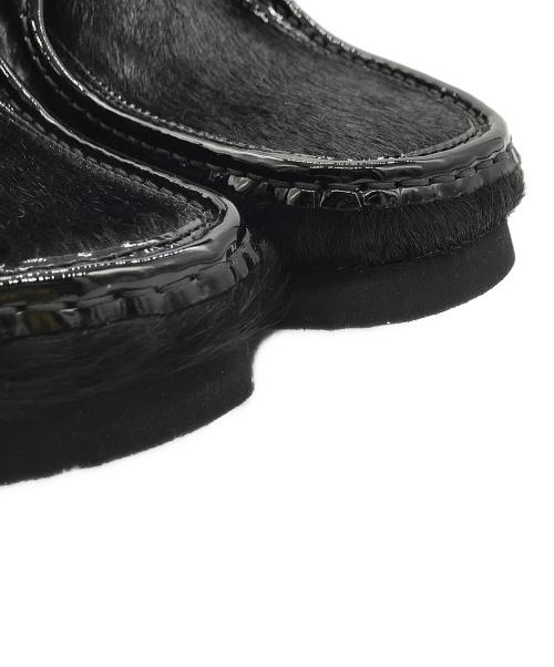 CLARKS（クラークス）CLARKS (クラークス) atmos (アトモス) THE BLACK EYE PATCH (ブラックアイパッチ) Wallabee Black Hair ブラック サイズ:US10 (28cm) 未使用品の古着・服飾アイテム