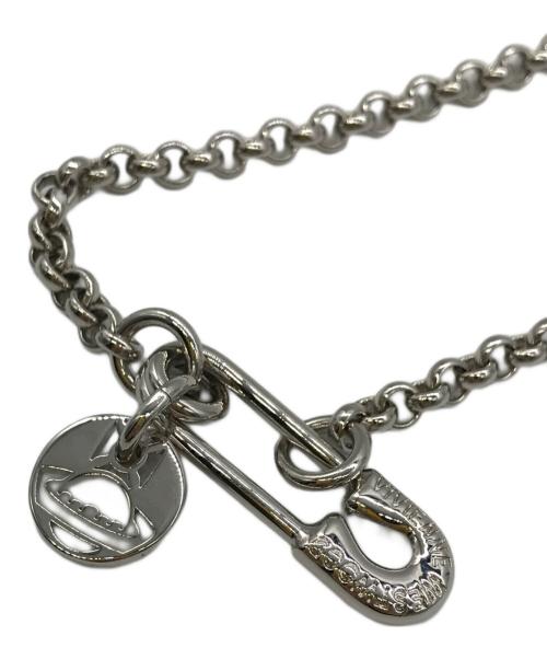 Vivienne Westwood（ヴィヴィアンウエストウッド）Vivienne Westwood (ヴィヴィアンウエストウッド) セーフティピンネックレス シルバーカラーの古着・服飾アイテム