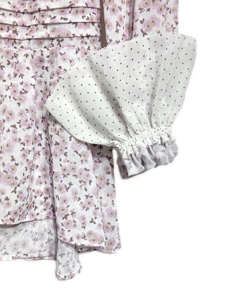 Lily Brown（リリーブラウン）Lily Brown (リリーブラウン) バイカラーフラワープリントボウタイブラウス/wo-tone Floral Print Bow Tie Blouse ピンク サイズ:Fの古着・服飾アイテム