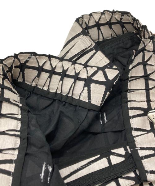 ISSEY MIYAKE（イッセイミヤケ）ISSEY MIYAKE (イッセイミヤケ) カット＆スティックガウチョパンツ/Gaucho pants ホワイト×ブラック サイズ:1の古着・服飾アイテム