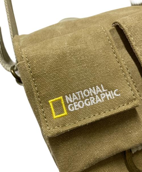NATIONAL GEOGRAPHIC（ナショナルジオグラフィック）NATIONAL GEOGRAPHIC (ナショナルジオグラフィック) カメラバッグ カーキの古着・服飾アイテム