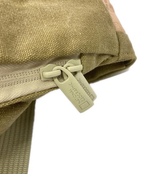 NATIONAL GEOGRAPHIC（ナショナルジオグラフィック）NATIONAL GEOGRAPHIC (ナショナルジオグラフィック) カメラバッグ カーキの古着・服飾アイテム