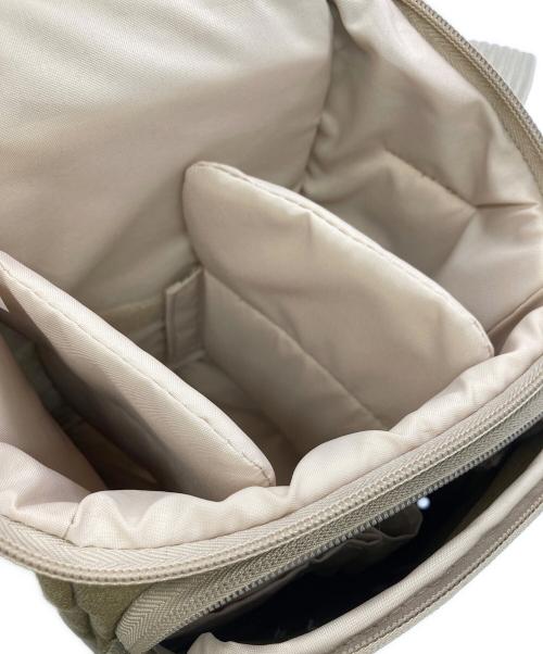 NATIONAL GEOGRAPHIC（ナショナルジオグラフィック）NATIONAL GEOGRAPHIC (ナショナルジオグラフィック) カメラバッグ カーキの古着・服飾アイテム