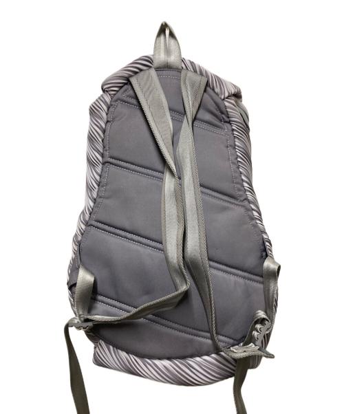 PLEATS PLEASE（プリーツプリーズ）PLEATS PLEASE (プリーツプリーズ) Bias Pleats Backpack グレーの古着・服飾アイテム