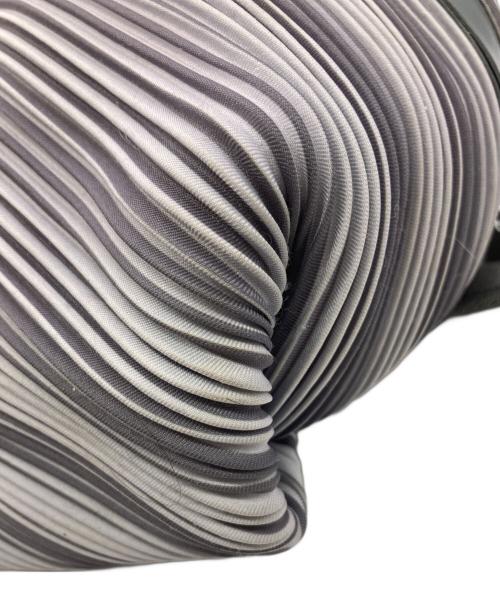 PLEATS PLEASE（プリーツプリーズ）PLEATS PLEASE (プリーツプリーズ) Bias Pleats Backpack グレーの古着・服飾アイテム