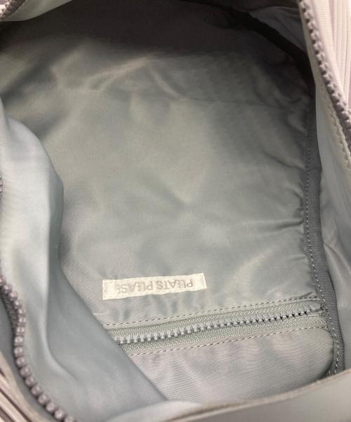 PLEATS PLEASE（プリーツプリーズ）PLEATS PLEASE (プリーツプリーズ) Bias Pleats Backpack グレーの古着・服飾アイテム