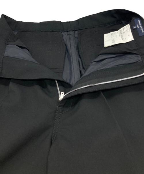 COMME des GARCONS（コムデギャルソン）COMME des GARCONS (コムデギャルソン) ステッチワーク2タックスラックス/Two-tuck slacks with stitching detail ブラック サイズ:Sの古着・服飾アイテム