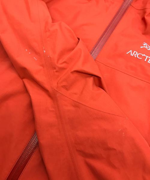 ARC'TERYX（アークテリクス）ARC'TERYX (アークテリクス) BETA SL JACKET オレンジ サイズ:Sの古着・服飾アイテム