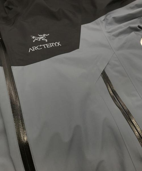 ARC'TERYX（アークテリクス）ARC'TERYX (アークテリクス) BEAMS (ビームス) 別注 Beta SL Jacket ブラック×グレー サイズ:Sの古着・服飾アイテム