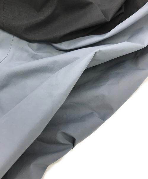 ARC'TERYX（アークテリクス）ARC'TERYX (アークテリクス) BEAMS (ビームス) 別注 Beta SL Jacket ブラック×グレー サイズ:Sの古着・服飾アイテム