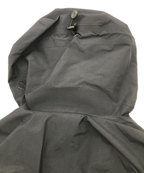 ARC'TERYX（アークテリクス）ARC'TERYX (アークテリクス) BEAMS (ビームス) 別注 Beta SL Jacket ブラック×グレー サイズ:Sの古着・服飾アイテム