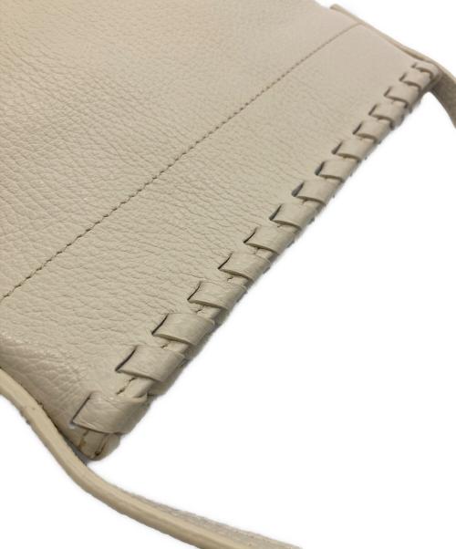 KUBERA（クベラ）KUBERA (クベラ) レザーショルダーバッグ アイボリーの古着・服飾アイテム