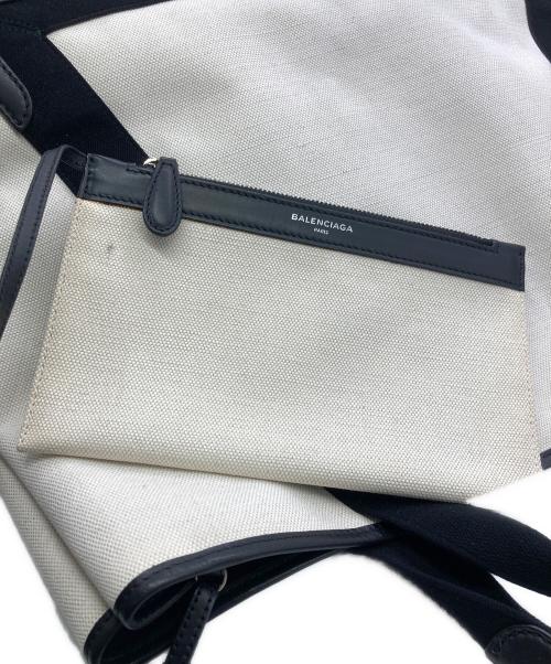 BALENCIAGA（バレンシアガ）BALENCIAGA (バレンシアガ) NAVY CABASトートバッグ ホワイト×ブラックの古着・服飾アイテム