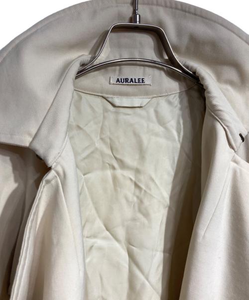 AURALEE（オーラリー）AURALEE (オーラリー) WOOL MAX GABARDINE TRENCH COAT/ウール・マックス・ギャバジン・トレンチコート アイボリーの古着・服飾アイテム