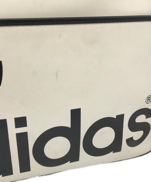 adidas（アディダス）adidas (アディダス) 80-90sヴィンテージスポーツショルダーバッグ ホワイトの古着・服飾アイテム