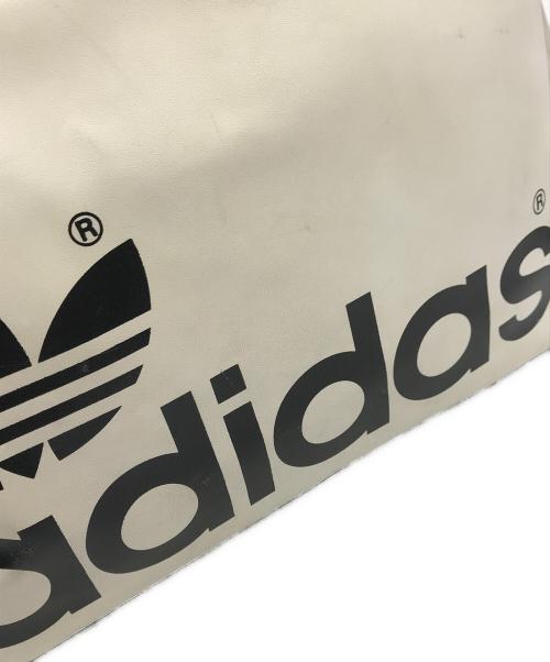 adidas（アディダス）adidas (アディダス) 80-90sヴィンテージスポーツショルダーバッグ ホワイトの古着・服飾アイテム