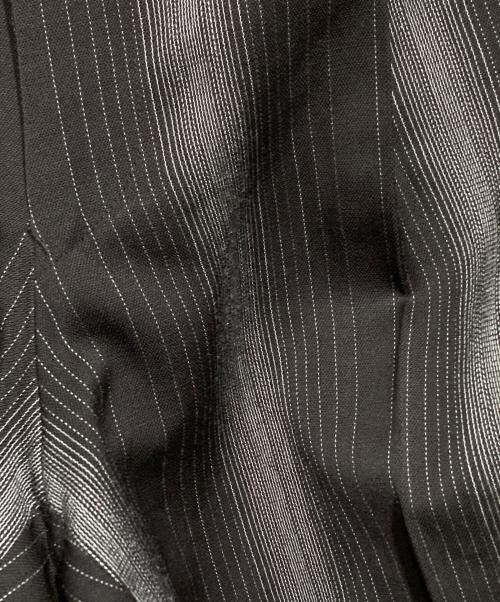 ISSEY MIYAKE MEN（イッセイミヤケメン）ISSEY MIYAKE MEN (イッセイミヤケメン) 絣ストライプスラックス/Kasuri stripe slacks / Trousers グレー サイズ:Mの古着・服飾アイテム