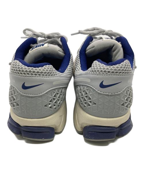 NIKE（ナイキ）NIKE (ナイキ) Zoom Vomero 5 グレー×ブルー サイズ:US9.5(27.5cm)の古着・服飾アイテム