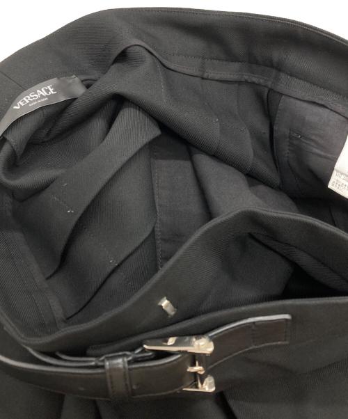 VERSACE（ヴェルサーチェ）VERSACE (ヴェルサーチェ) ギャバジンウールラップショーツ/Wool Gabardine Wrap Shorts ブラック サイズ:50の古着・服飾アイテム