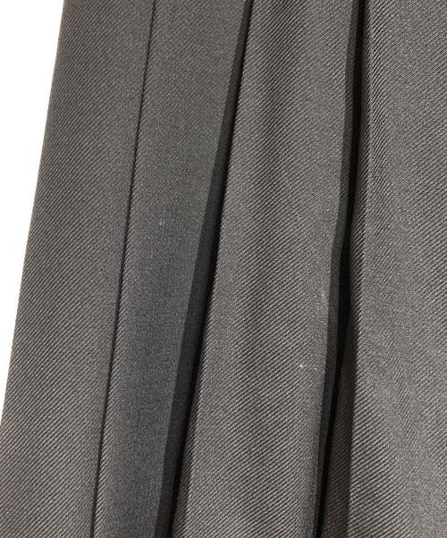 VERSACE（ヴェルサーチェ）VERSACE (ヴェルサーチェ) ギャバジンウールラップショーツ/Wool Gabardine Wrap Shorts ブラック サイズ:50の古着・服飾アイテム