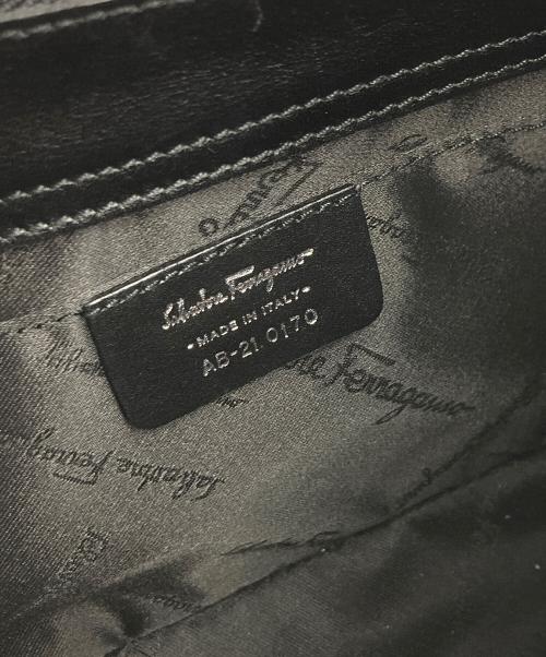 Salvatore Ferragamo（サルヴァトーレ フェラガモ）Salvatore Ferragamo (サルヴァトーレ フェラガモ) パテントレザーワンショルダーバッグ ブラックの古着・服飾アイテム