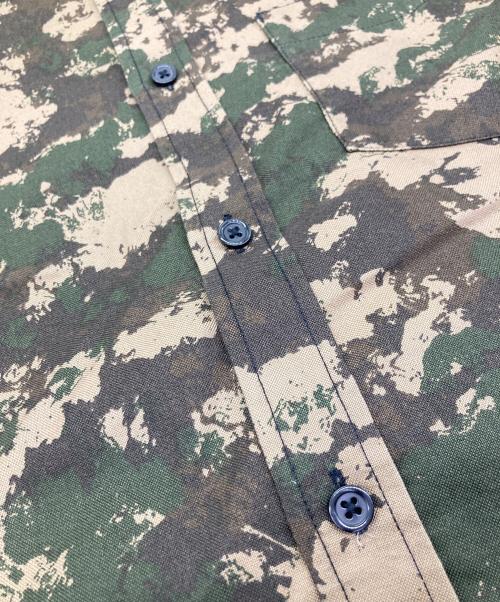 Carhartt WIP（カーハート ワーク イン プログレス）Carhartt WIP (カーハート ワーク イン プログレス) Camo Painted Shirt カーキ サイズ:	SIZE Mの古着・服飾アイテム