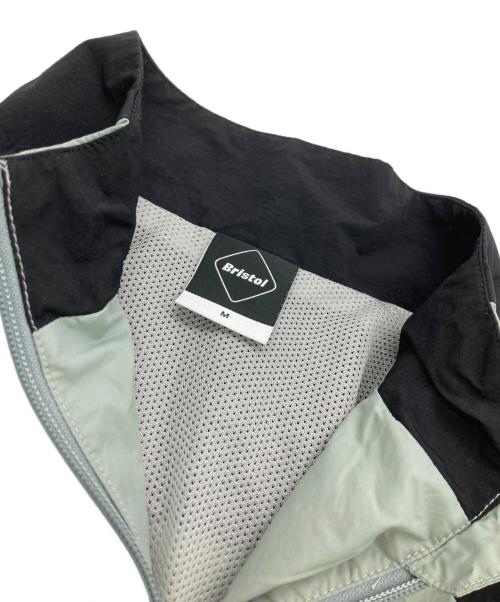 F.C.R.B.（エフシーレアルブリストル）F.C.R.B. (エフシーレアルブリストル) WARM-UP JACKET グレー×ブラック サイズ:Mの古着・服飾アイテム