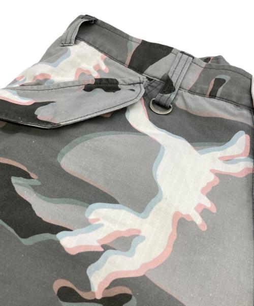 uniform experiment（ユニフォームエクスペリメント）uniform experiment (ユニフォームエクスペリメント) MOIRE CAMOUFLAGE CARGO PANTS グレー サイズ:2の古着・服飾アイテム