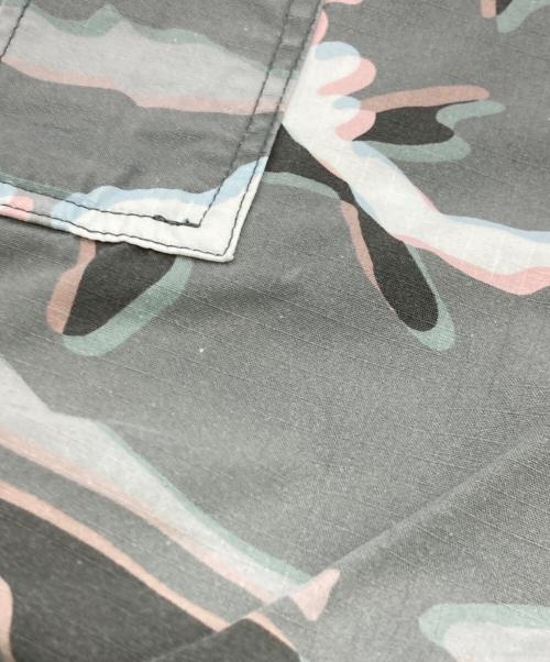 uniform experiment（ユニフォームエクスペリメント）uniform experiment (ユニフォームエクスペリメント) MOIRE CAMOUFLAGE CARGO PANTS グレー サイズ:2の古着・服飾アイテム