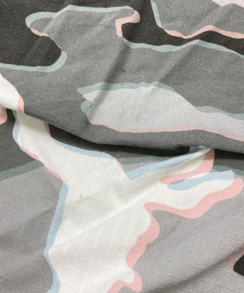 uniform experiment（ユニフォームエクスペリメント）uniform experiment (ユニフォームエクスペリメント) MOIRE CAMOUFLAGE CARGO PANTS グレー サイズ:2の古着・服飾アイテム