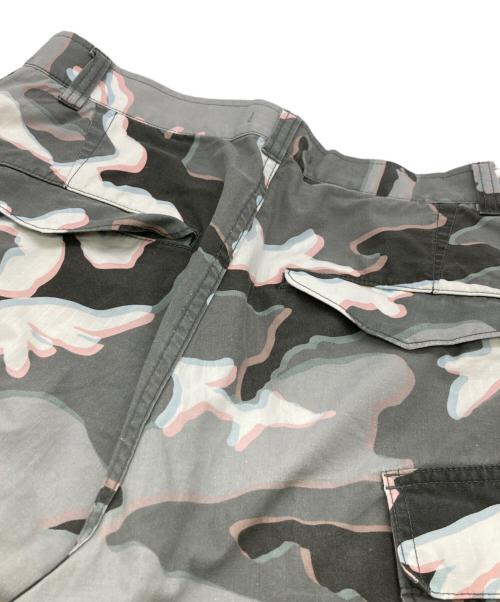 uniform experiment（ユニフォームエクスペリメント）uniform experiment (ユニフォームエクスペリメント) MOIRE CAMOUFLAGE CARGO PANTS グレー サイズ:2の古着・服飾アイテム