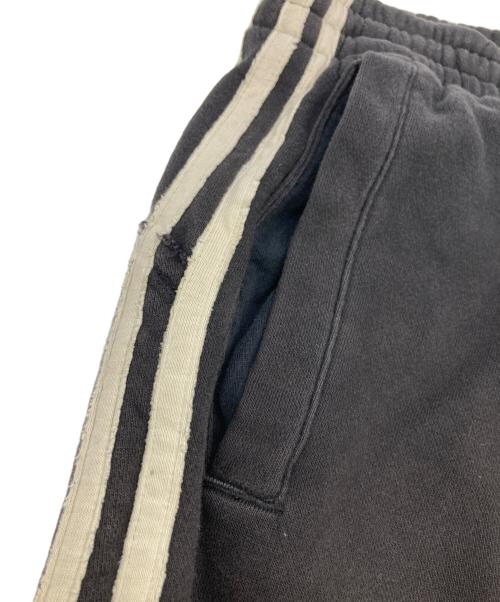 adidas（アディダス）adidas (アディダス) カッティング スウェットパンツ ブラック サイズ:2XOの古着・服飾アイテム