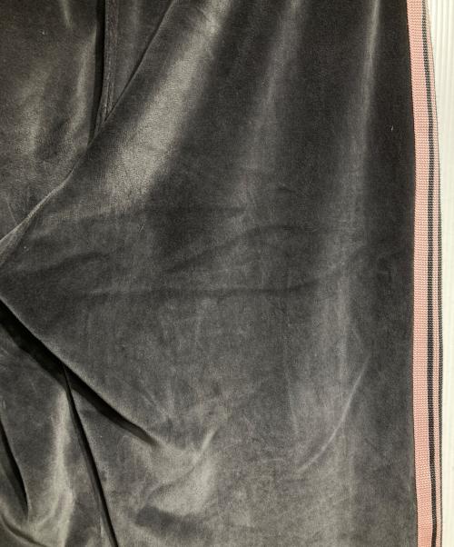 Needles（ニードルズ）Needles (ニードルズ) JOURNAL STANDARD (ジャーナルスタンダード) C/PE Velour Track Pant/ベロアトラックパンツ グレー サイズ:Sの古着・服飾アイテム