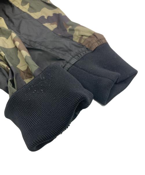 stussy（ステューシー）stussy (ステューシー) カモ柄ナイロンジャケット グリーン サイズ:Ｍの古着・服飾アイテム