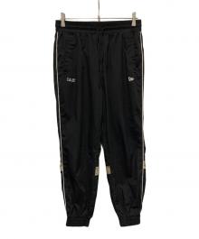 CALEE×New Era（キャリー×ニューエラ）の古着「CALEE LOGO OVERSIZED PIPING TRACK PANTS」｜ブラック