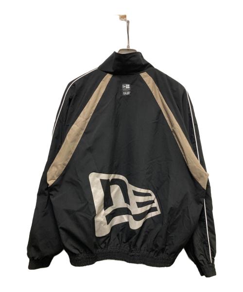 CALEE（キャリー）CALEE (キャリー) New Era (ニューエラ) CALEE LOGO OVERSIZED PIPING TRACK JACKET ブラック サイズ:MEDIUMの古着・服飾アイテム