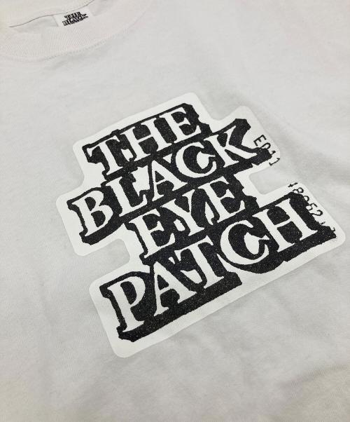 THE BLACK EYE PATCH（ブラックアイパッチ）THE BLACK EYE PATCH (ブラックアイパッチ) ロゴプリントTシャツ ホワイト サイズ:	SIZE Lの古着・服飾アイテム