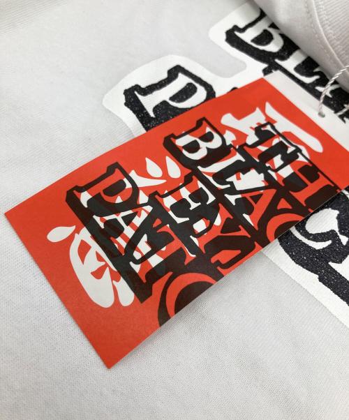 THE BLACK EYE PATCH（ブラックアイパッチ）THE BLACK EYE PATCH (ブラックアイパッチ) ロゴプリントTシャツ ホワイト サイズ:	SIZE Lの古着・服飾アイテム