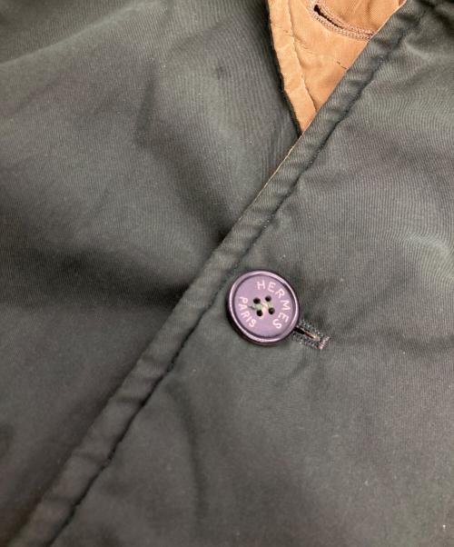 HERMES（エルメス）HERMES (エルメス) リバーシブルキルティングコート グリーン×ベージュ サイズ:48の古着・服飾アイテム