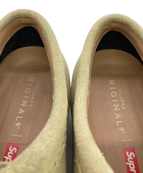 CLARKS（クラークス）CLARKS (クラークス) Supreme (シュプリーム) ワラビーGTXシューズ ベージュ サイズ:	SIZE 8 1/2　（26.5㎝）の古着・服飾アイテム