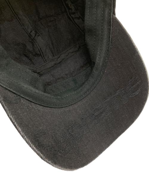 SUPREME（シュプリーム）Supreme (シュプリーム) Frayed Logos Camp Cap ブラックの古着・服飾アイテム